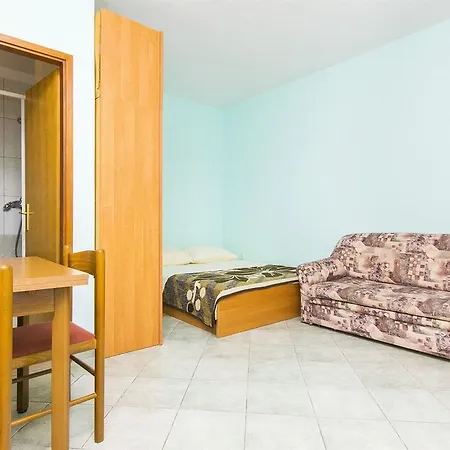 Nikola Apartment