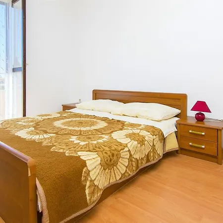 Apartment Nikola *